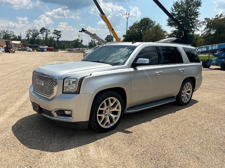 2015-gmc-yukon-image-1