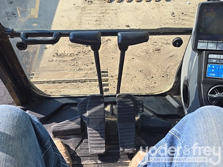 2021-komatsu-pc490-lc-11-image-63
