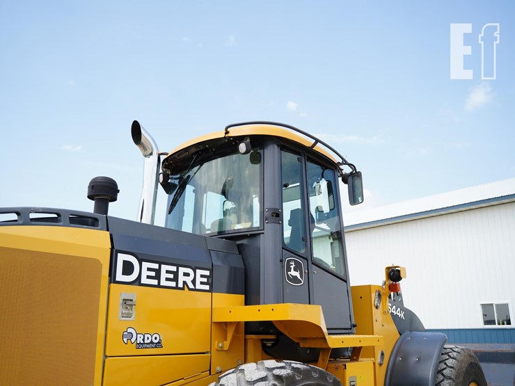 2015-deere-544k-image-23