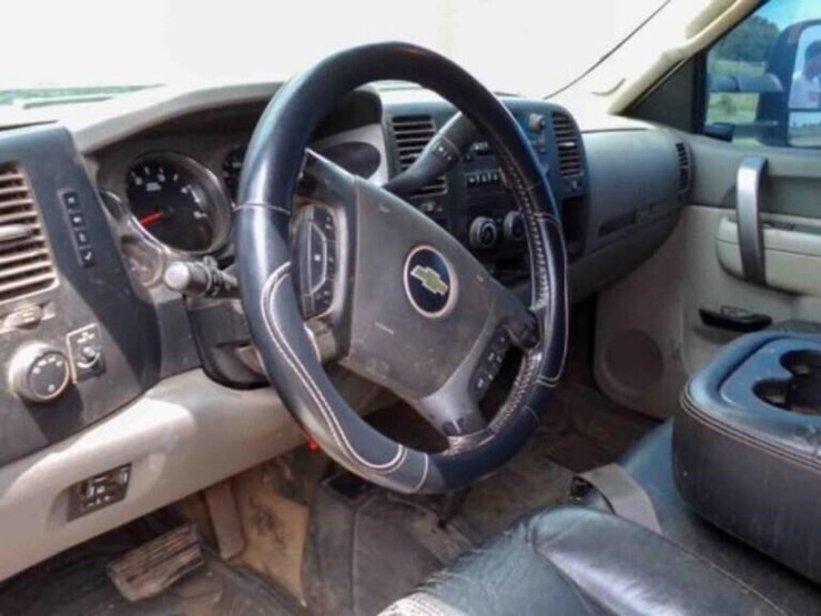 2011-chevy-4-door-dually-weld-bed-image-16