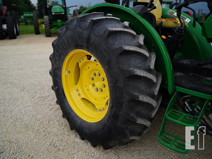 2013-john-deere-5100e-image-27