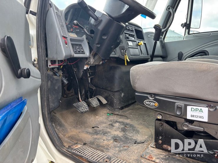 2007-international-durastar-4300-image-55