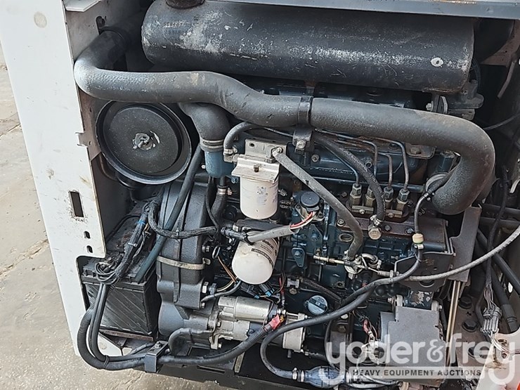 bobcat-s300-image-15