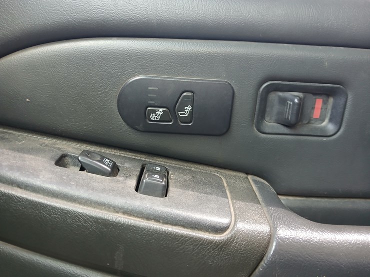 2005-chevrolet-silverado-image-32
