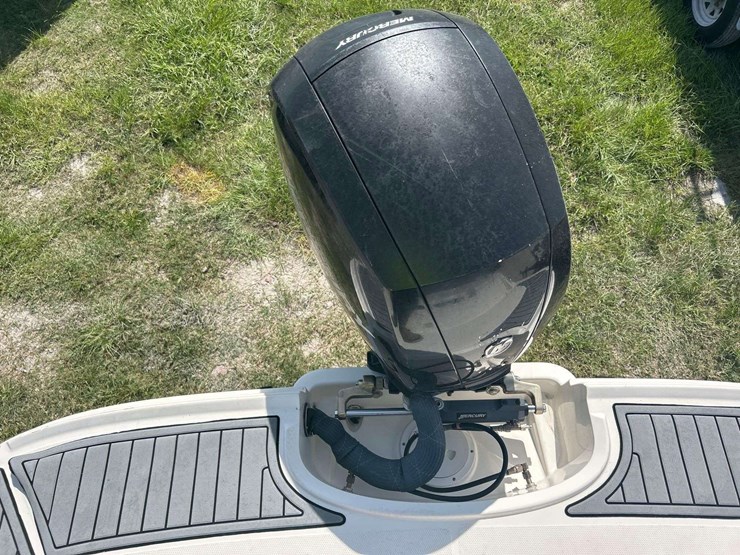 2017-bayliner-vr5-21ft-bowrider-boat-with-29ft-t/a-boat-trailer-image-24