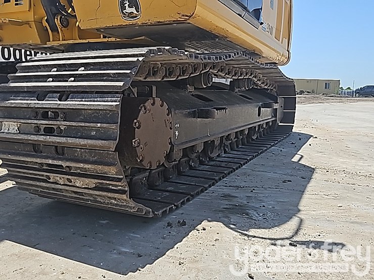 2019-deere-210g-image-13