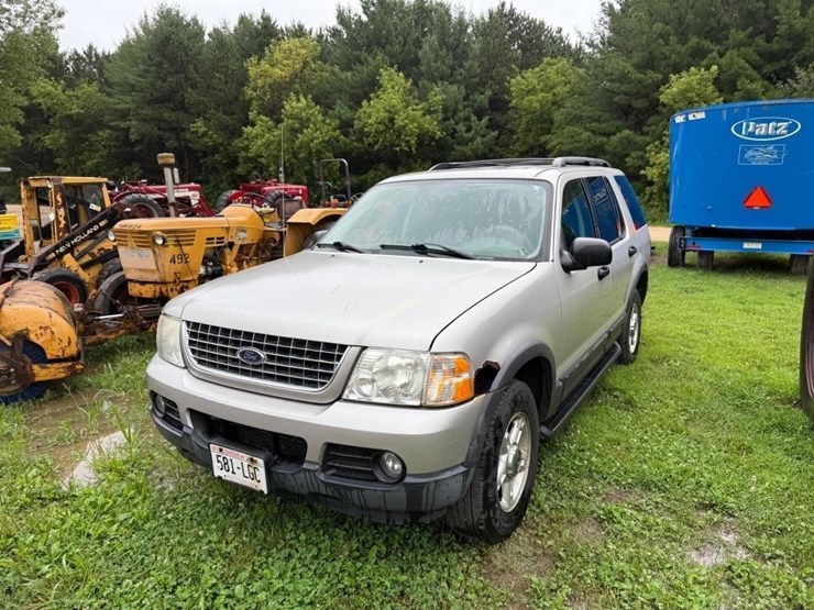 2003-ford-explorer-image-2