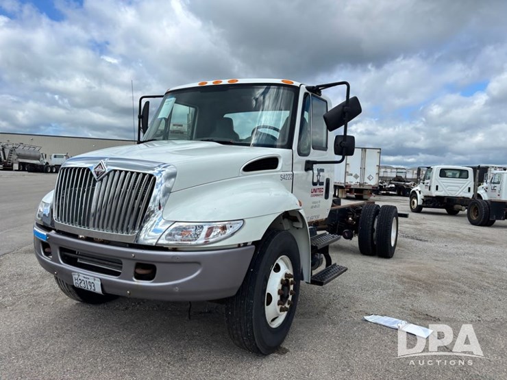 2007-international-durastar-4300-image-17