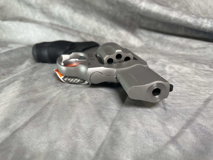#4536-•-taurus-model-942-22-wmr-revolver,-sn:-ahd909852-image-4