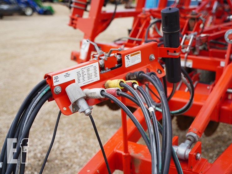 2015-kuhn-krause-6205-31-image-10