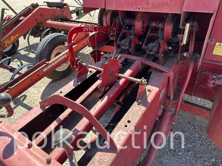 new-holland-311-image-7