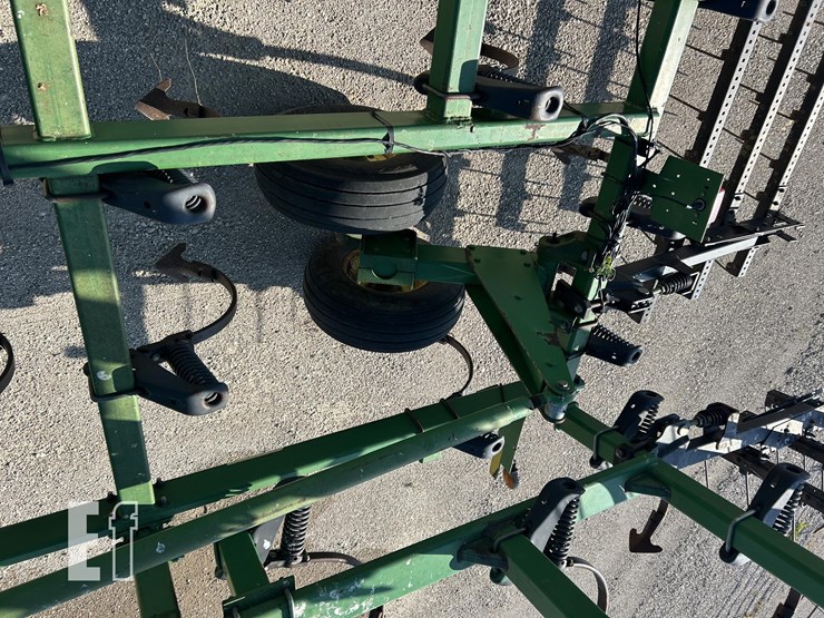 2004-john-deere-2210-image-37