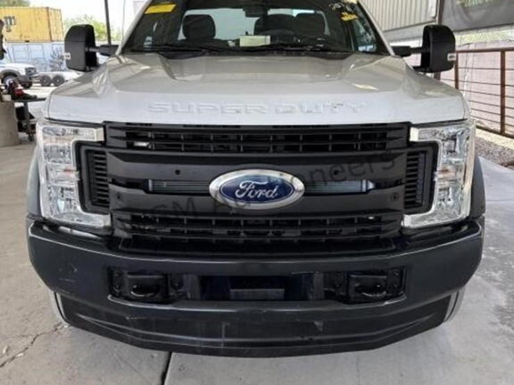 2017-ford-f550-image-3