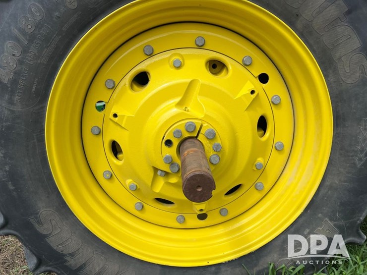 2014-john-deere-6140r-image-30
