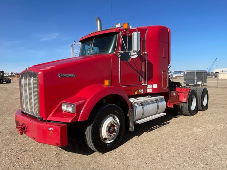 2011-kenworth-t800-image-1