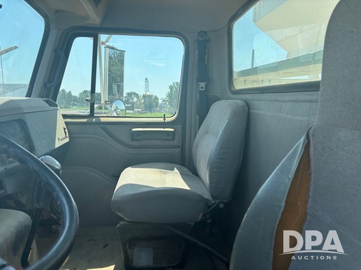 2000-ihc-4900-dry-tender-truck-(dr12098,-unit-25102)-image-59
