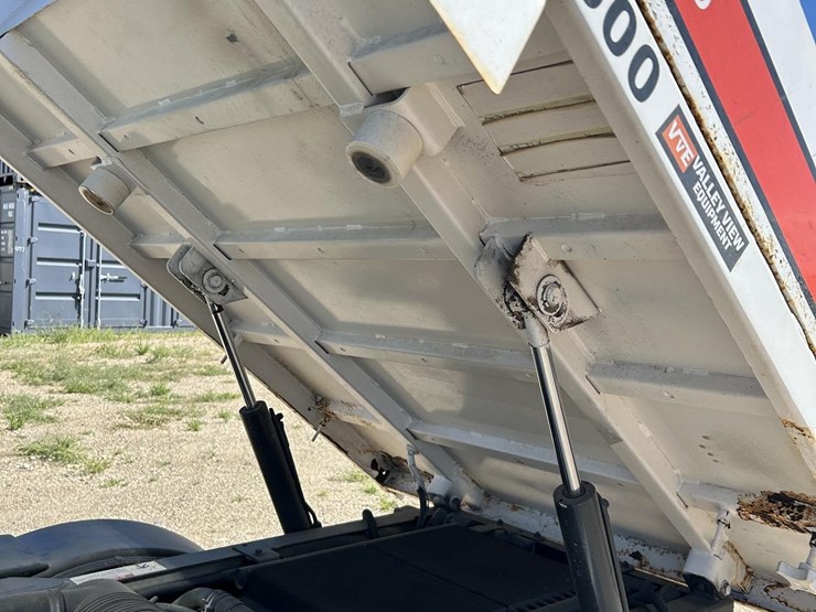 2006-bobcat-toolcat-5600-image-22