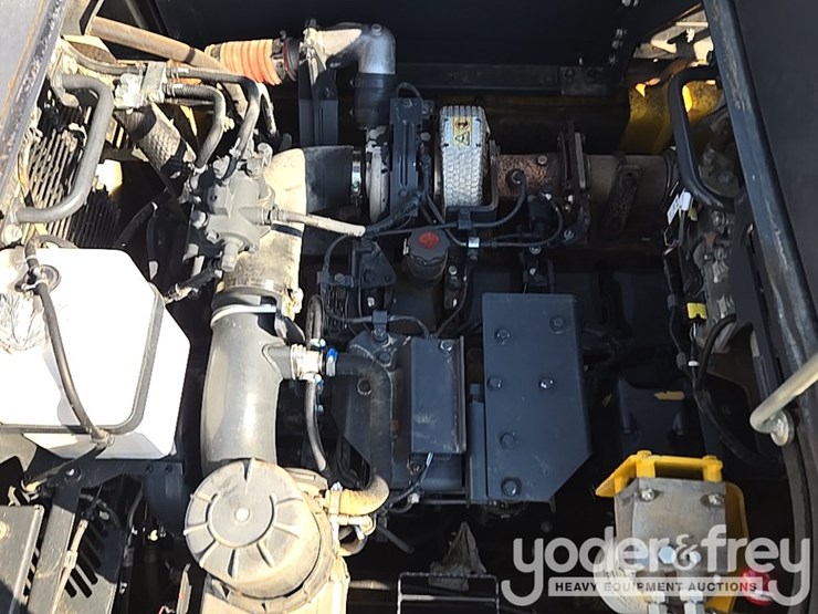 2021-komatsu-pc490-lc-11-image-54