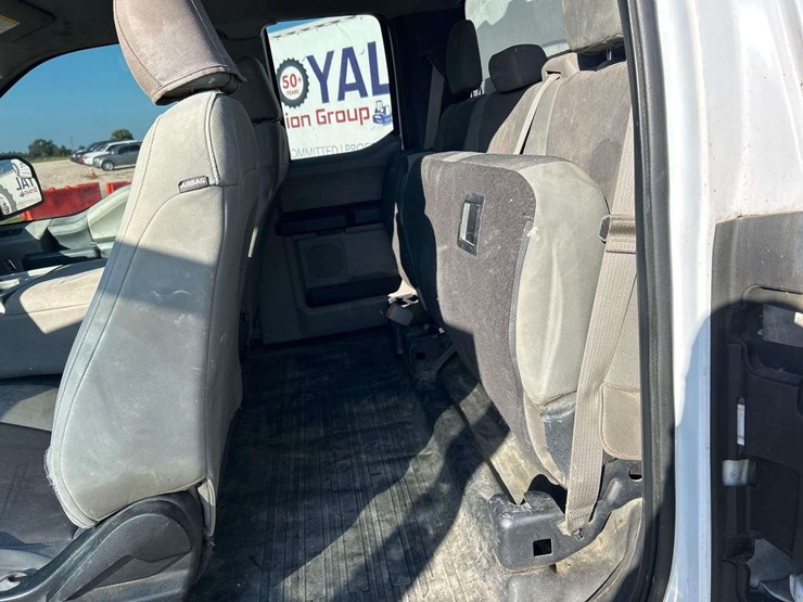 2016-ford-f150-image-21