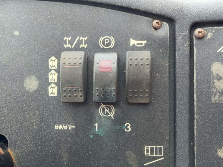 2012-jlg-g6-42a-image-29