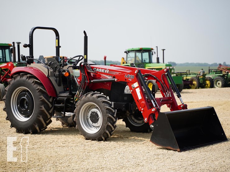2022-case-ih-farmall-75a-image-3