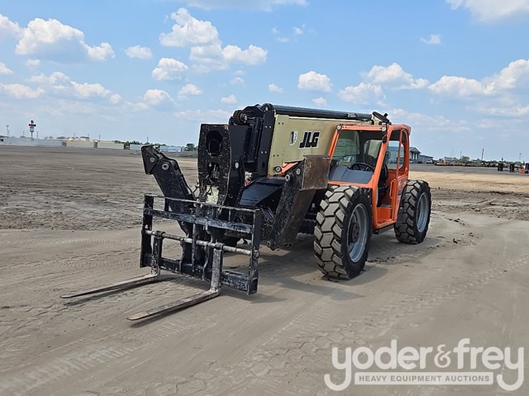 2019-jlg-1055-image-1