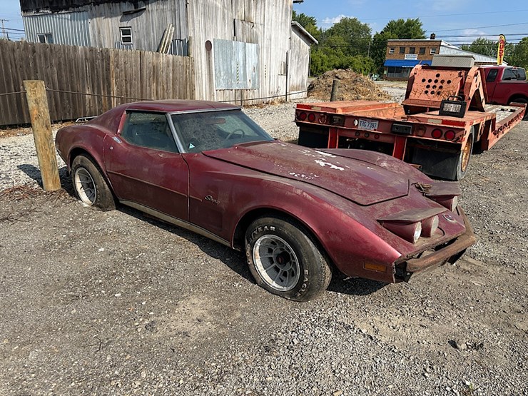1974-corvette-stingray-image-3
