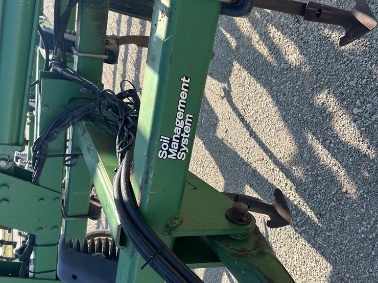 2004-john-deere-2210-image-6