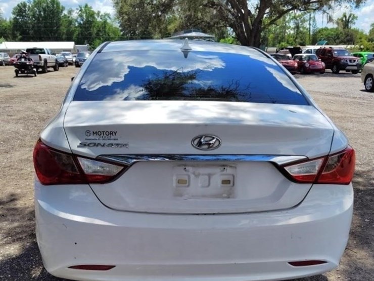 2011-hyundai-sonata-gls-runs/moves-image-4