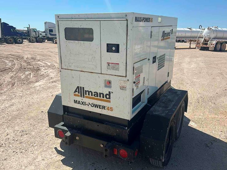 2019-allmand-bros-maxi-lite-image-5