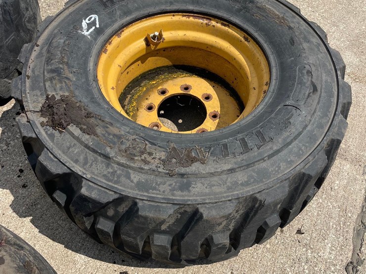 4-titan-14-17.5-skidloader-tires-image-9