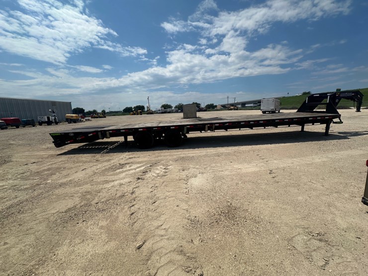 2022-gooseneck-load-trail-image-2