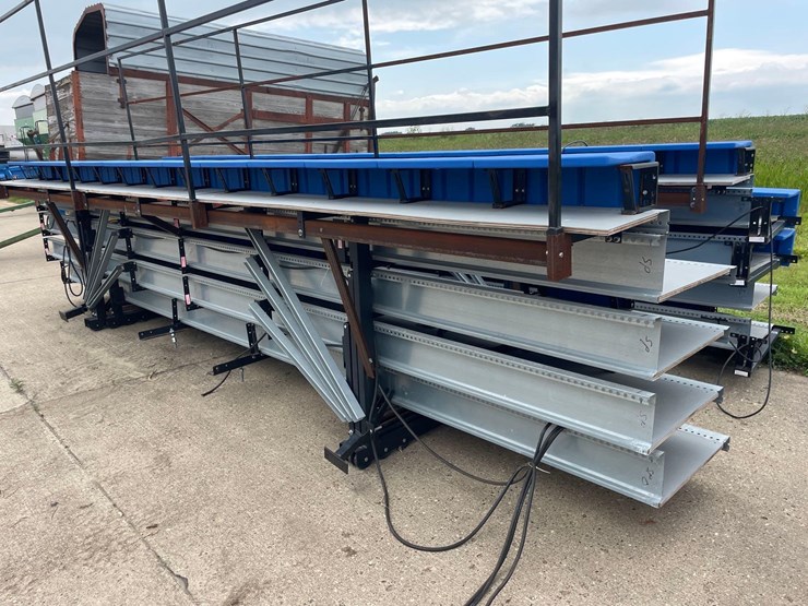 4-sections-of-bleachers-image-7