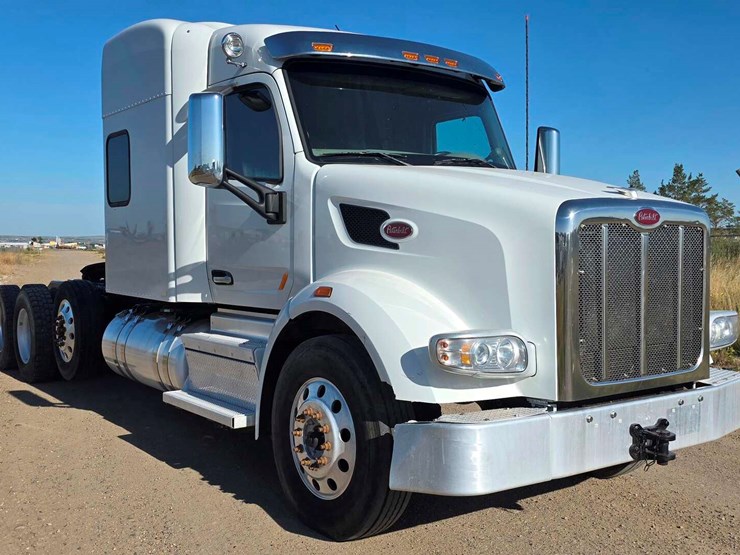 2020-peterbilt-567-image-8
