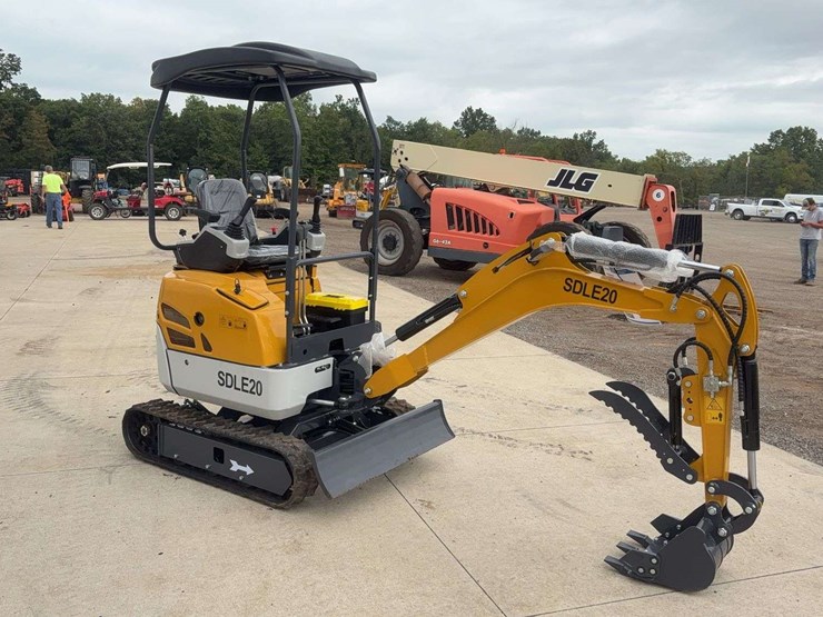 sdlanch-sdle20-mini-excavator-image-2