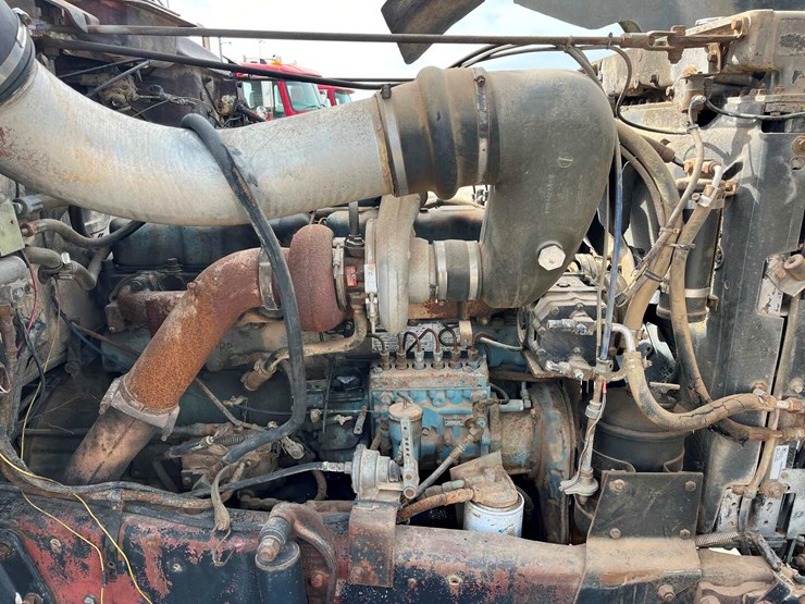 1982-mack-rd685s-image-14