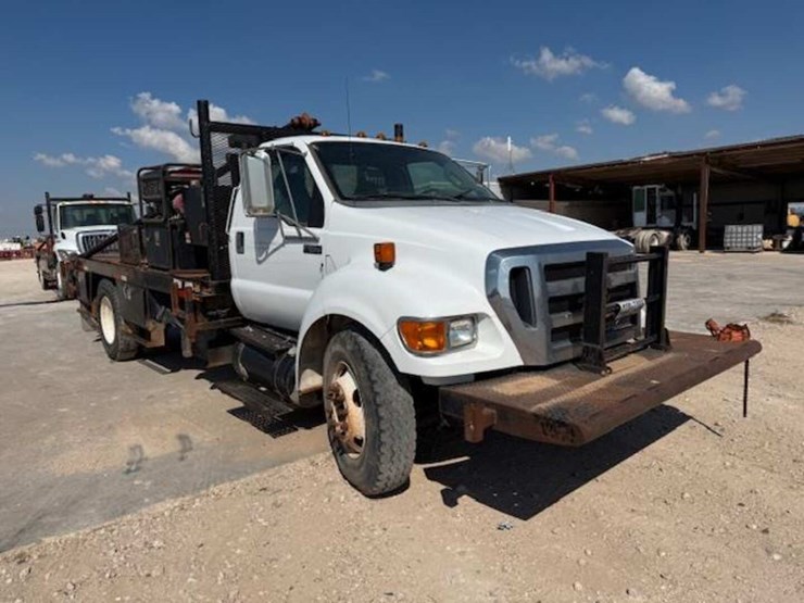 2012-ford-f650-image-7