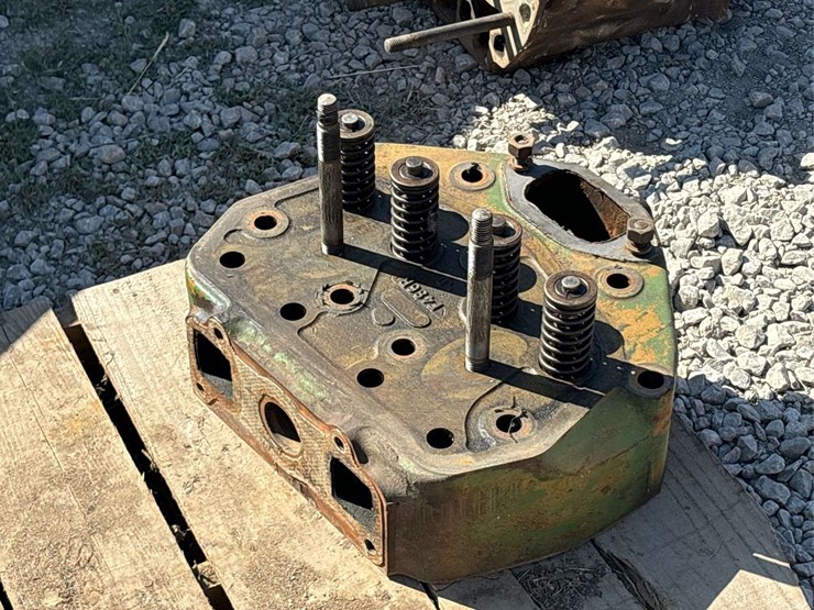 john-deere-model-g-head-image-9