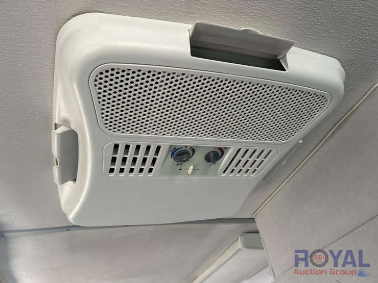 2002-blue-bird-f131612-bus-image-46
