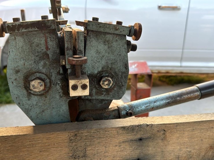 #129-•-2004-wood-mizer-lt300-bandmill-image-56