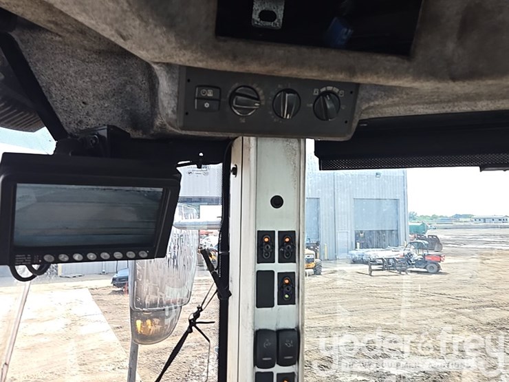 2018-volvo-l260h-image-71