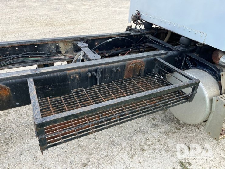 1993-freightliner-truck-(jn2646,-unit-42339)-image-38