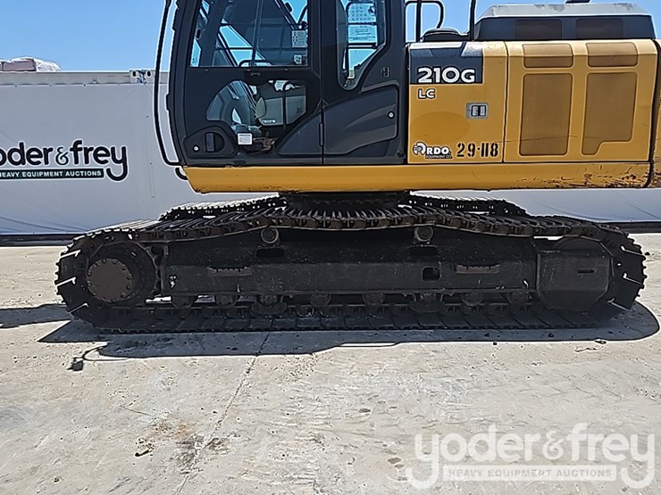 2019-deere-210g-image-9