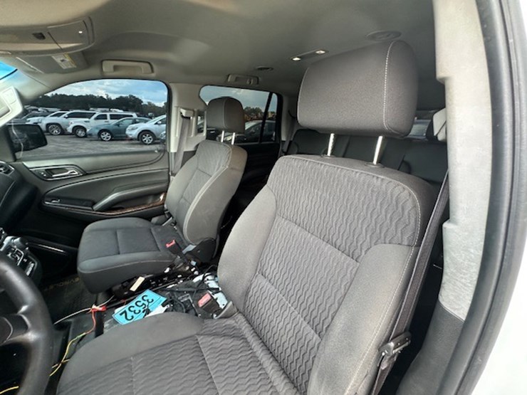 2015-chevrolet-tahoe-image-43