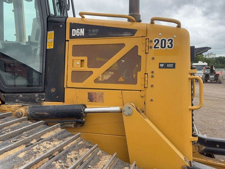 2013-cat-dgn-lgp-dozer-image-26