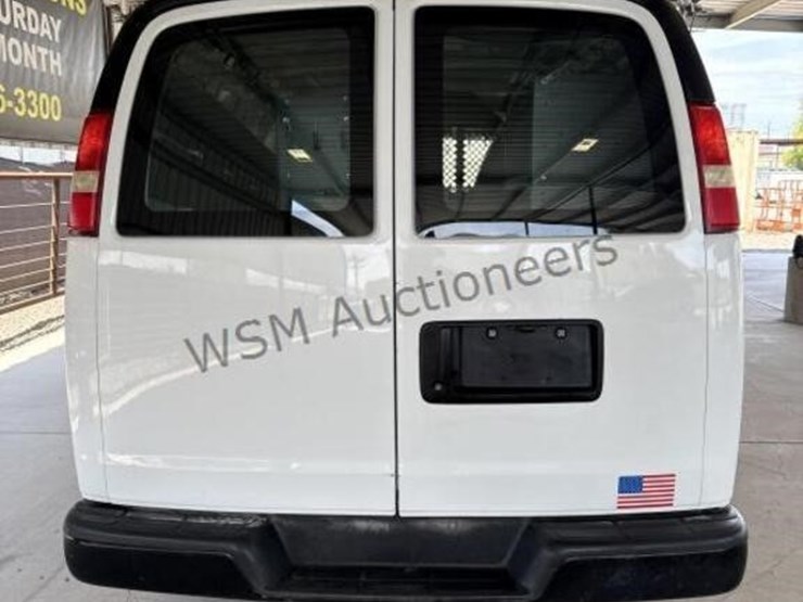2013-chevrolet-express-2500-image-6