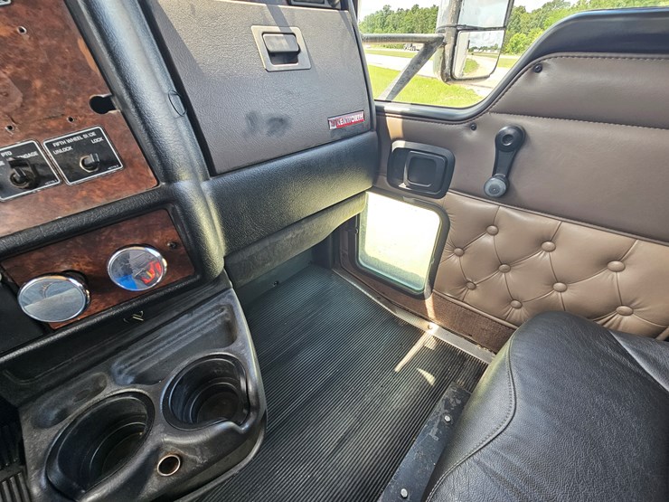 2005-kenworth-t600-image-73