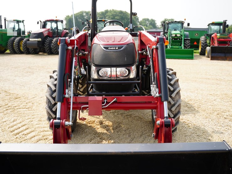 2022-case-ih-farmall-75a-image-16