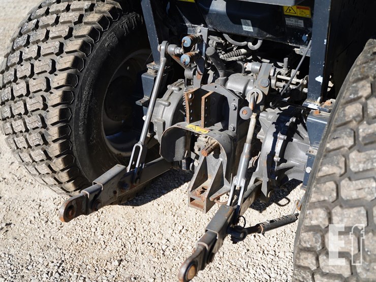 2014-massey-ferguson-1758-image-30