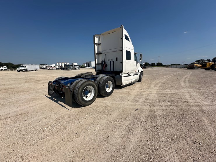 international-prostar-image-5